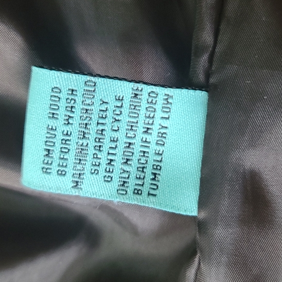 Brown sleeveless puffer vest medium - Picture 9 of 9